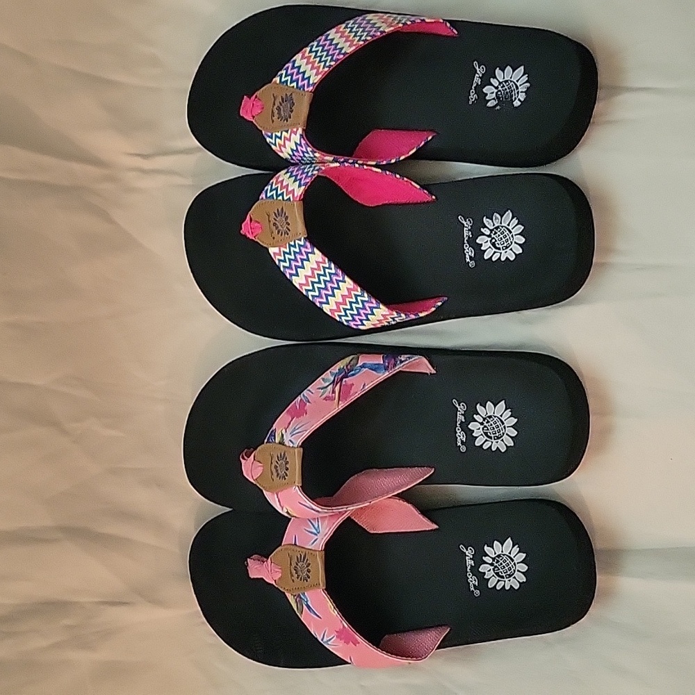 2 Pair of YellowBox Flip Flops Size 8